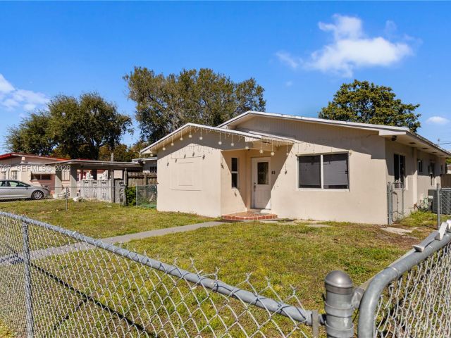 Продажа дома по адресу 45 NE 186th Ter - фото 7517437