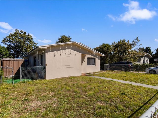 Продажа дома по адресу 45 NE 186th Ter - фото 7517439