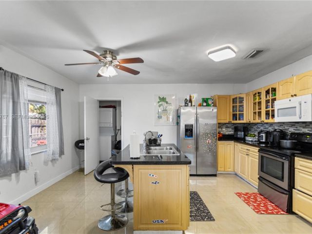 Продажа дома по адресу 45 NE 186th Ter - фото 7517440