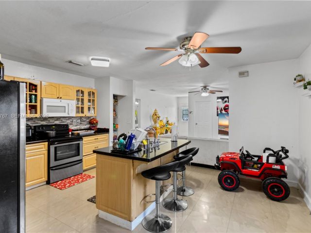 Продажа дома по адресу 45 NE 186th Ter - фото 7517443