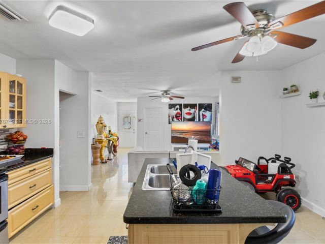 Продажа дома по адресу 45 NE 186th Ter - фото 7517444