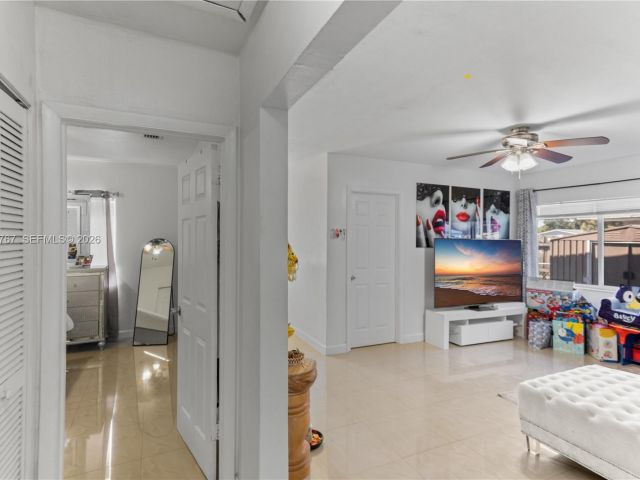 Продажа дома по адресу 45 NE 186th Ter - фото 7517447