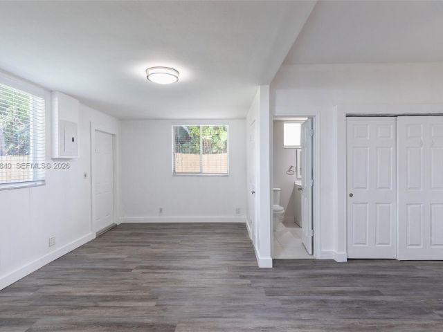 Продажа дома по адресу 132 SW 2nd Ave - фото 7462401