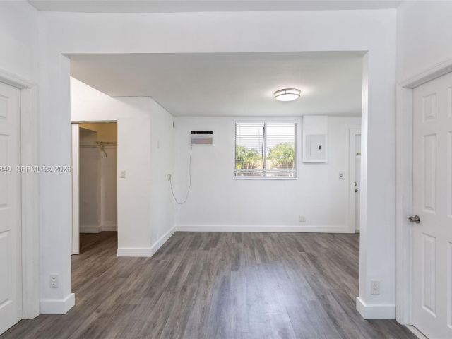 Продажа дома по адресу 132 SW 2nd Ave - фото 7462402