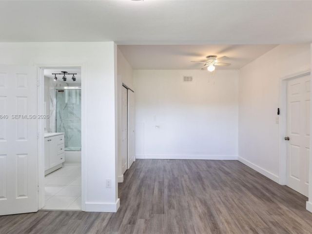 Продажа дома по адресу 132 SW 2nd Ave - фото 7462403