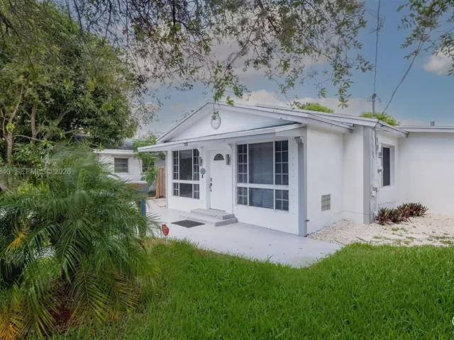 Продажа дома по адресу 132 SW 2nd Ave - фото 7462390