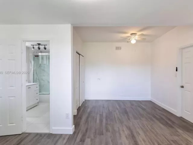 Продажа дома по адресу 132 SW 2nd Ave - фото 7462403