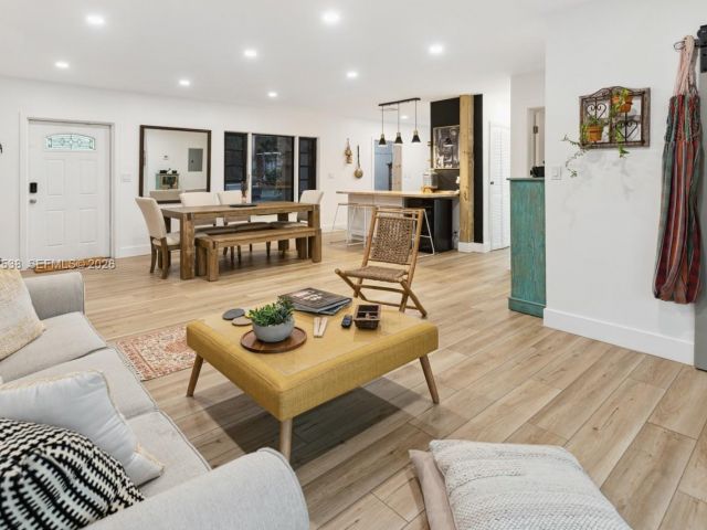 Дом в аренду по адресу 1512 NW 4th Ave - фото 7482987