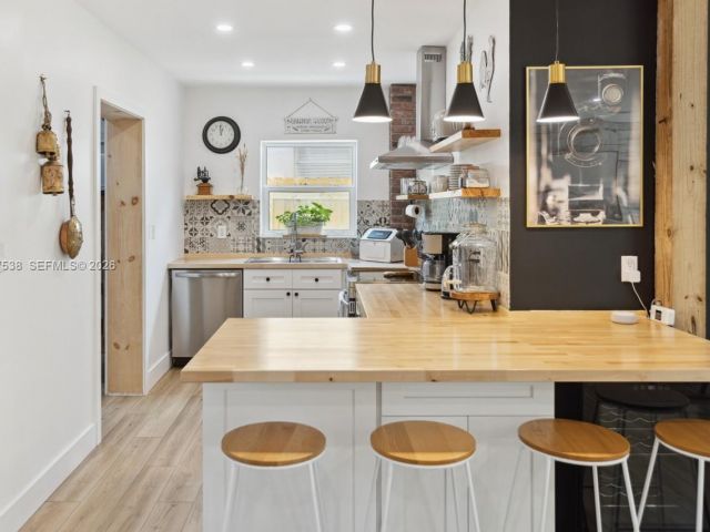 Дом в аренду по адресу 1512 NW 4th Ave - фото 7482988