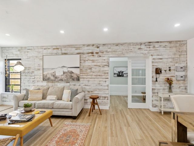 Дом в аренду по адресу 1512 NW 4th Ave - фото 7482992