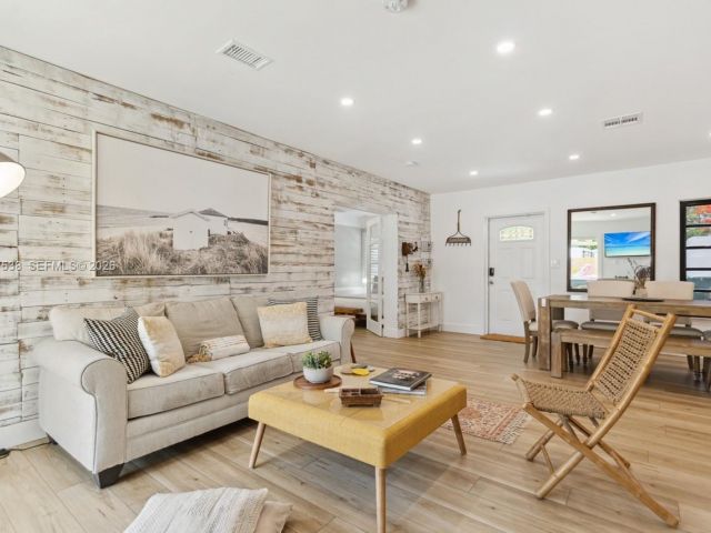 Дом в аренду по адресу 1512 NW 4th Ave - фото 7482993