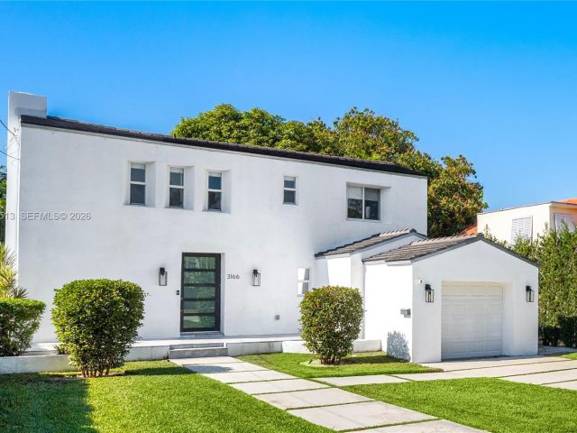 Дом в аренду по адресу 3166 Royal Palm Ave - фото 7469377