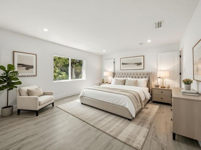 Дом в аренду по адресу 3166 Royal Palm Ave - фото 7469386