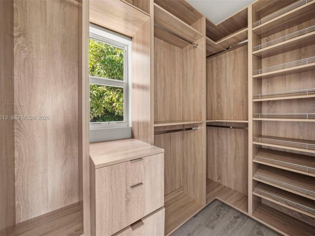 Дом в аренду по адресу 3166 Royal Palm Ave - фото 7469394