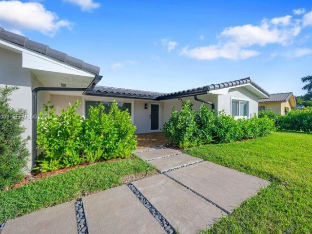 Продажа дома по адресу 1810 SW 6th Ave - фото 7478742