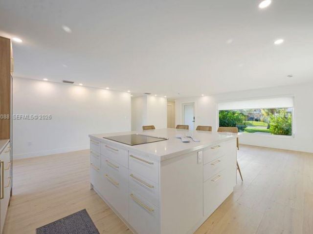 Продажа дома по адресу 1810 SW 6th Ave - фото 7478756