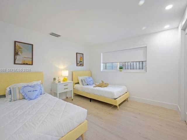 Продажа дома по адресу 1810 SW 6th Ave - фото 7478759