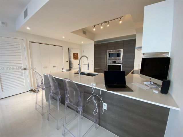 Продажа квартиры #701 - фото 7476122