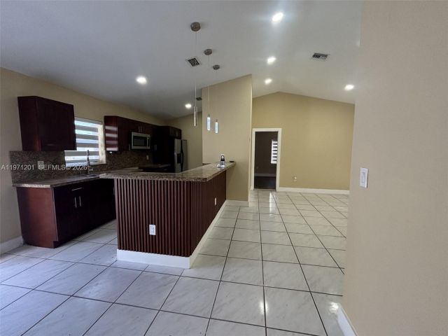 Дом в аренду по адресу 12501 SW 264th St 0 - фото 7492914