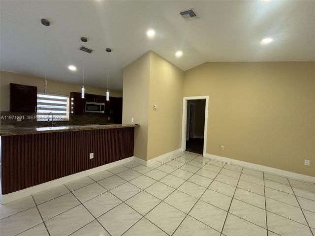 Дом в аренду по адресу 12501 SW 264th St 0 - фото 7492915