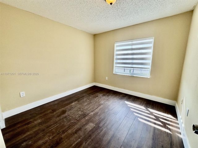 Дом в аренду по адресу 12501 SW 264th St 0 - фото 7492920