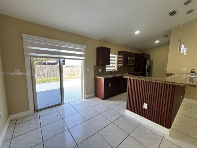 Дом в аренду по адресу 12501 SW 264th St 0 - фото 7492922