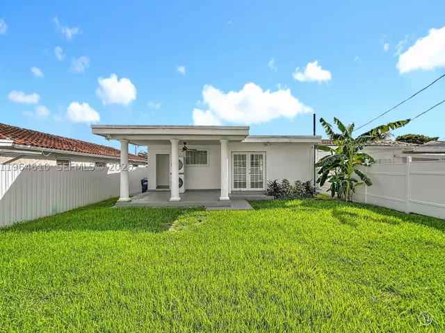Продажа дома по адресу 6819 SW 25th St - фото 9127093