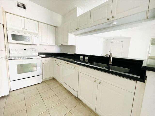 Продажа квартиры #2911 - фото 7512523