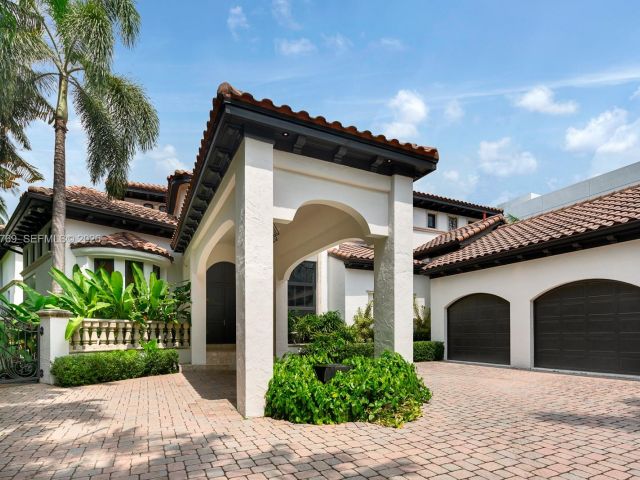 Дом в аренду по адресу 432 S Hibiscus Dr - фото 7469359