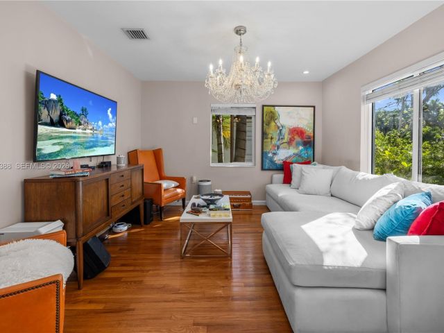 Продажа дома по адресу  - фото 7474865