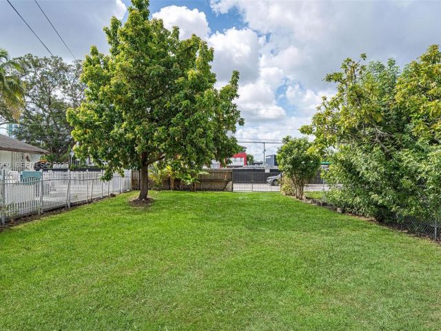 Продажа дома по адресу 1523 NW 38th St - фото 7517013