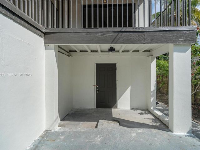 Продажа дома по адресу 1523 NW 38th St - фото 7517015