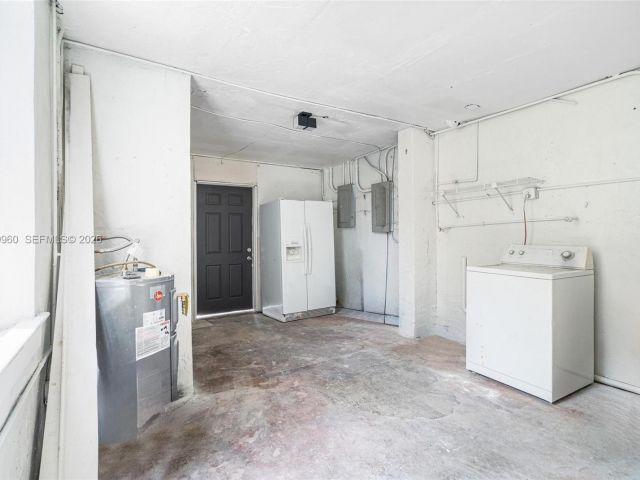 Продажа дома по адресу 1523 NW 38th St - фото 7517021