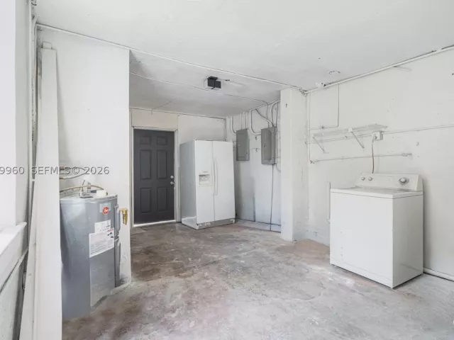 Продажа дома по адресу 1523 NW 38th St - фото 8893448