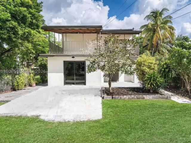 Продажа дома по адресу 1523 NW 38th St - фото 8893439