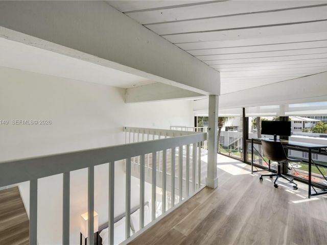 Продажа дома по адресу 3068 NE 49th St - фото 7483128