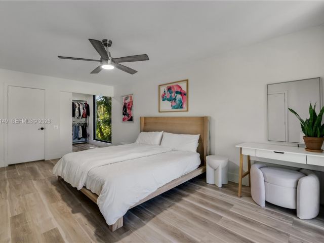 Продажа дома по адресу 3068 NE 49th St - фото 7483131