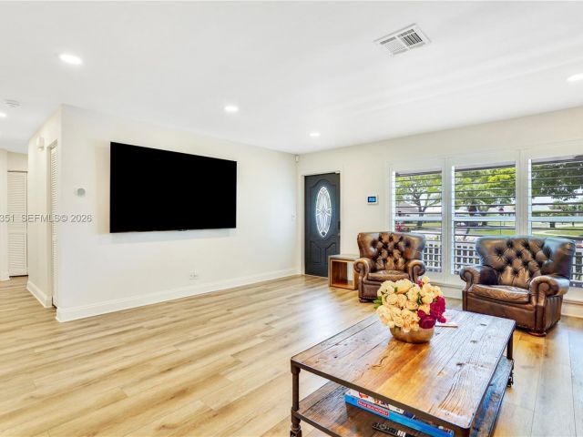 Дом в аренду по адресу 1315 Gallinule Dr - фото 7476158