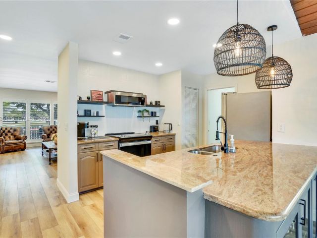 Дом в аренду по адресу 1315 Gallinule Dr - фото 7476172