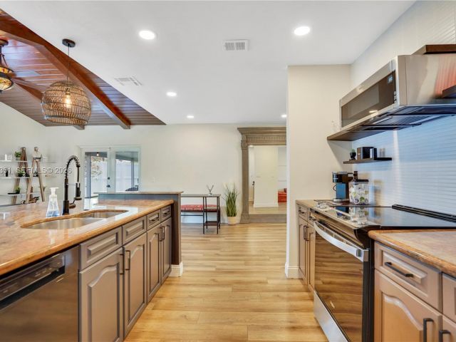 Дом в аренду по адресу 1315 Gallinule Dr - фото 7476174