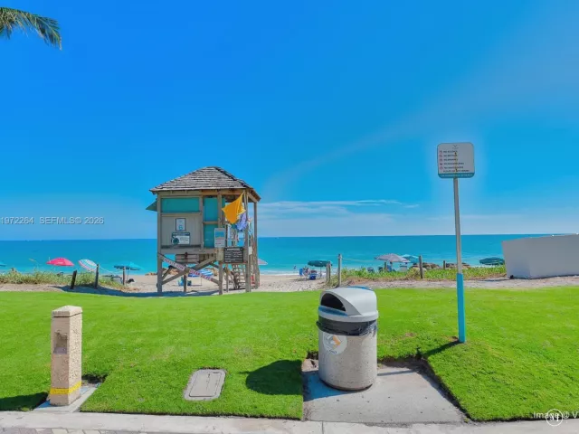 Дом в аренду по адресу 2051 SE 3rd St TH11 - фото 7450616