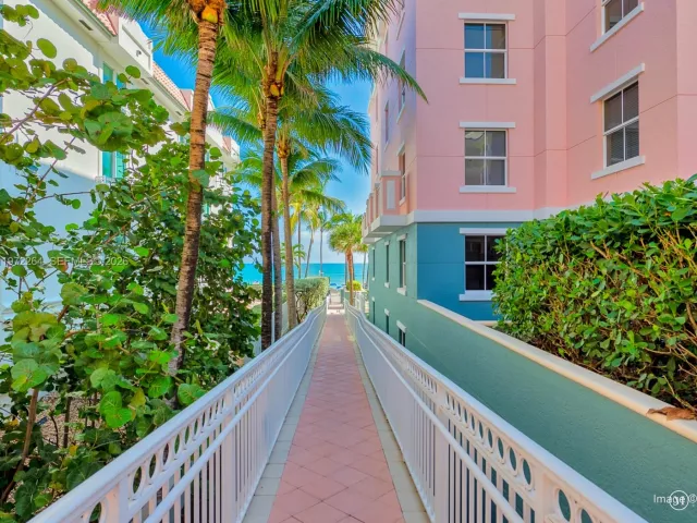 Дом в аренду по адресу 2051 SE 3rd St TH11 - фото 7450620