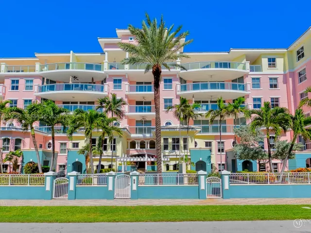 Дом в аренду по адресу 2051 SE 3rd St TH11 - фото 7450607