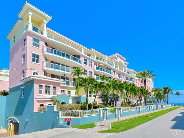 Дом в аренду по адресу 2051 SE 3rd St TH11 - фото 7450608