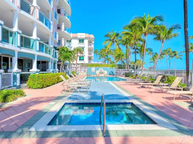 Дом в аренду по адресу 2051 SE 3rd St TH11 - фото 7450612