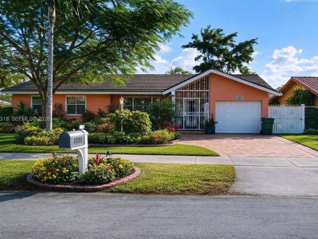 Продажа дома по адресу 13108 SW 3rd St - фото 7465282