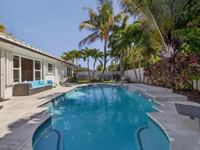 Продажа дома по адресу 268 Hibiscus Avenue - фото 9164727