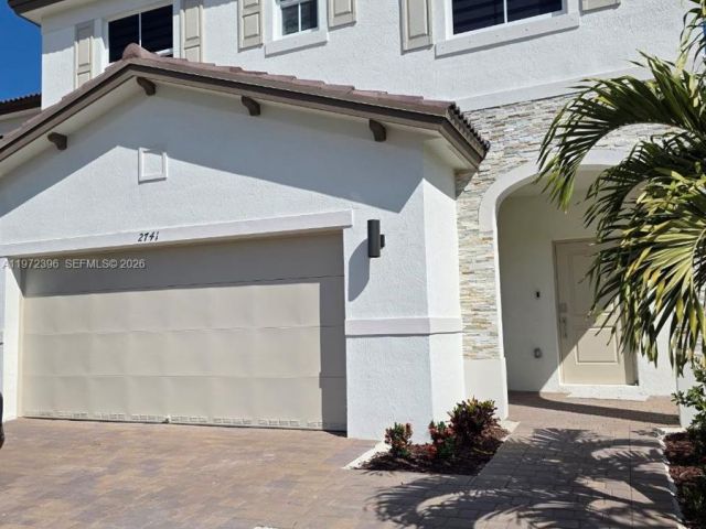 Дом в аренду по адресу 2741 SE 24TH COURT - фото 7492887