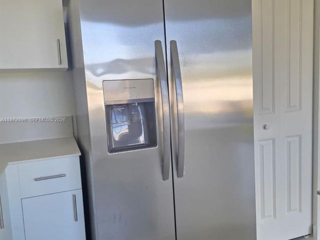 Дом в аренду по адресу 2741 SE 24TH COURT - фото 7492895