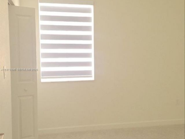 Дом в аренду по адресу 2741 SE 24TH COURT - фото 7492897